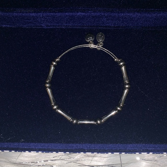 Set of three silver bangles - Picture 3 of 4